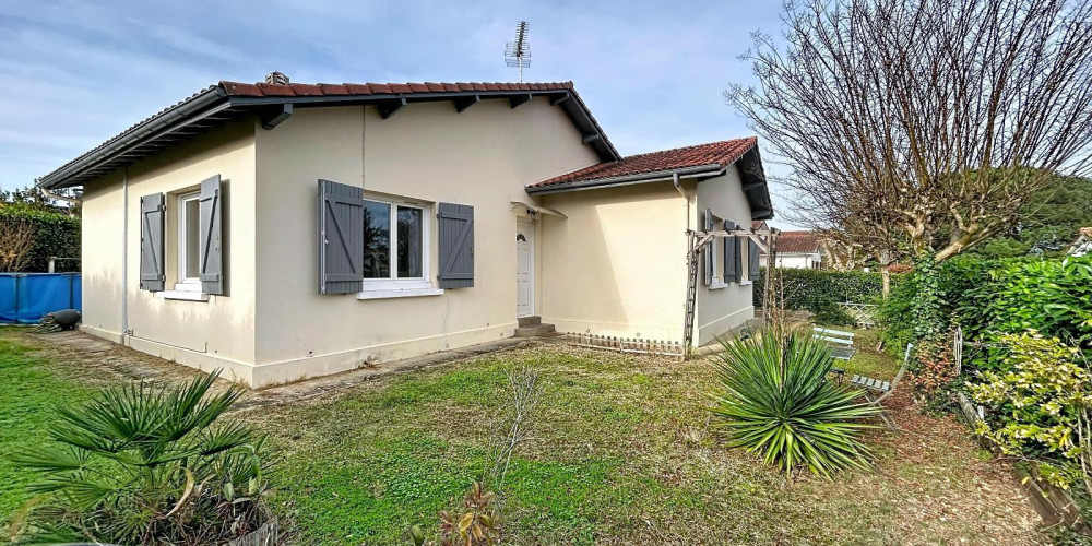 maison à ST PIERRE DU MONT (40280)