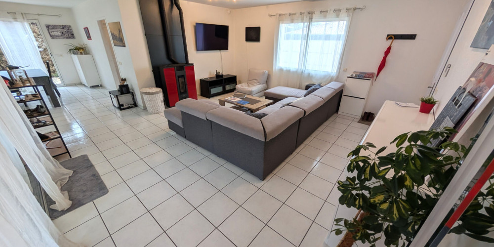 maison à ST PIERRE DU MONT (40280)