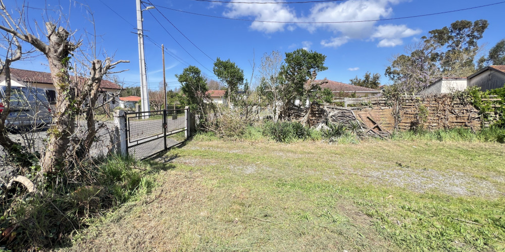 terrain à SOUSTONS (40140)