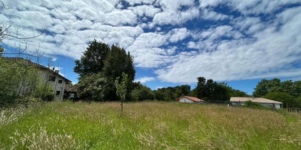terrain à HEUGAS (40180)