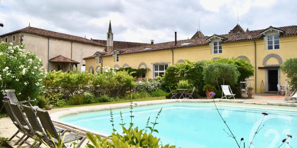 maison à ST SEVER (40500)