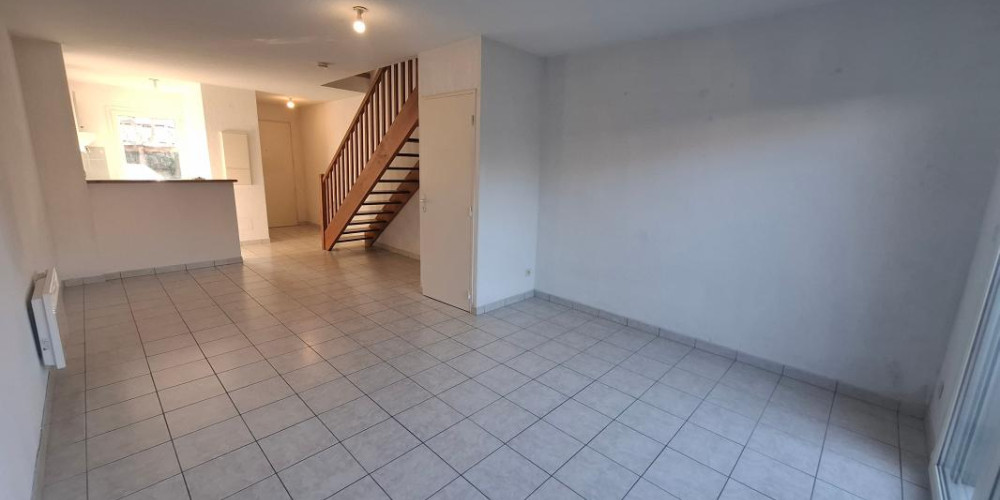 appartement à ST PIERRE DU MONT (40280)