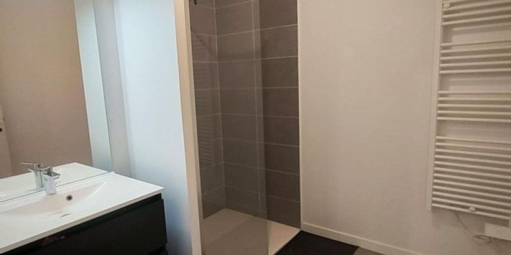 appartement à ST PIERRE DU MONT (40280)