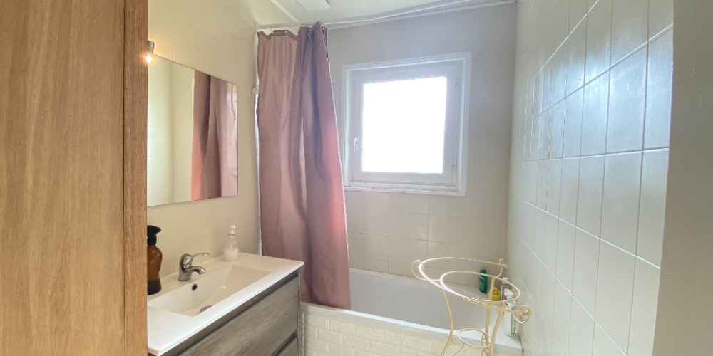 maison à ST PIERRE DU MONT (40280)