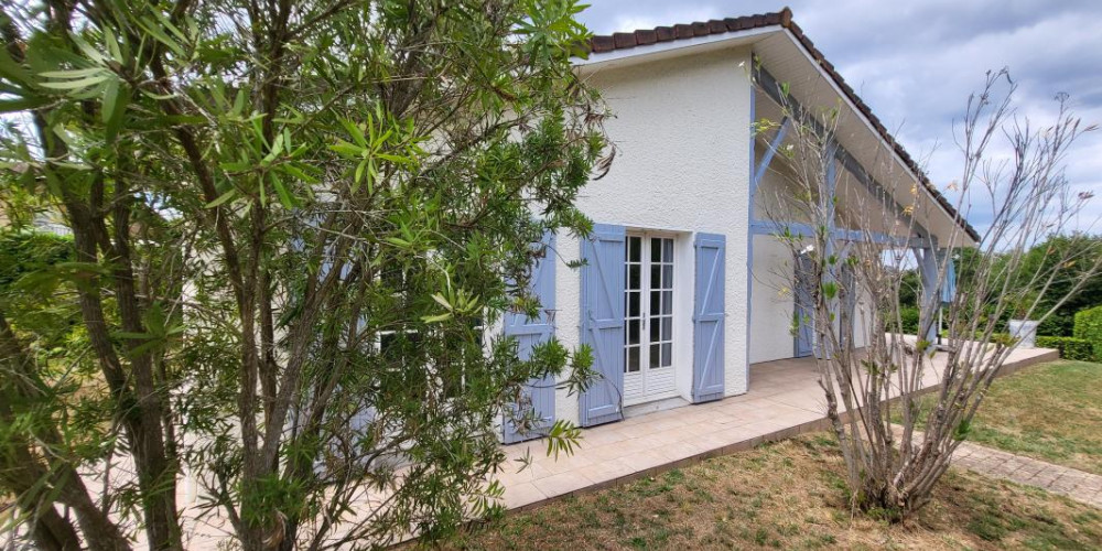 maison à ST PIERRE DU MONT (40280)