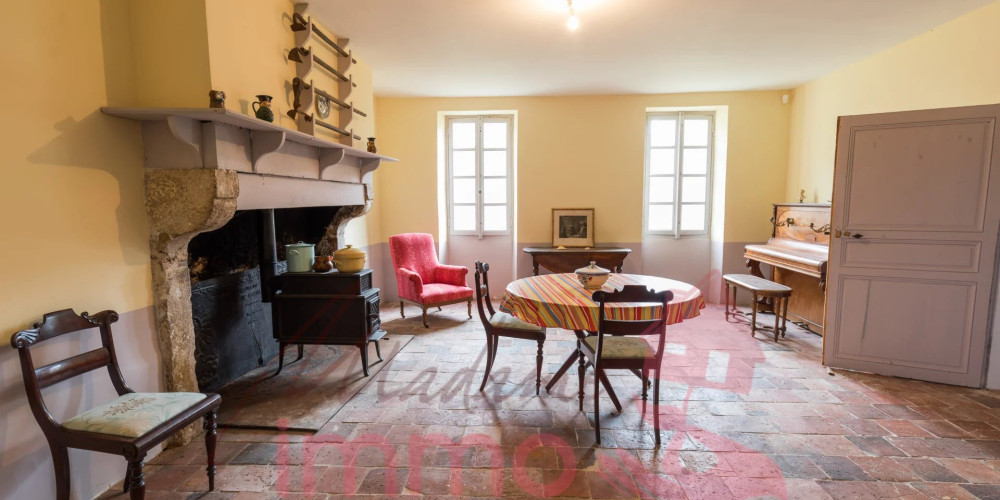 maison à VERT (40420)