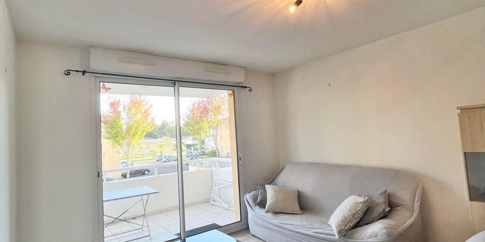 appartement à ST PIERRE DU MONT (40280)
