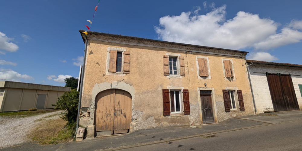maison à MOMUY (40700)