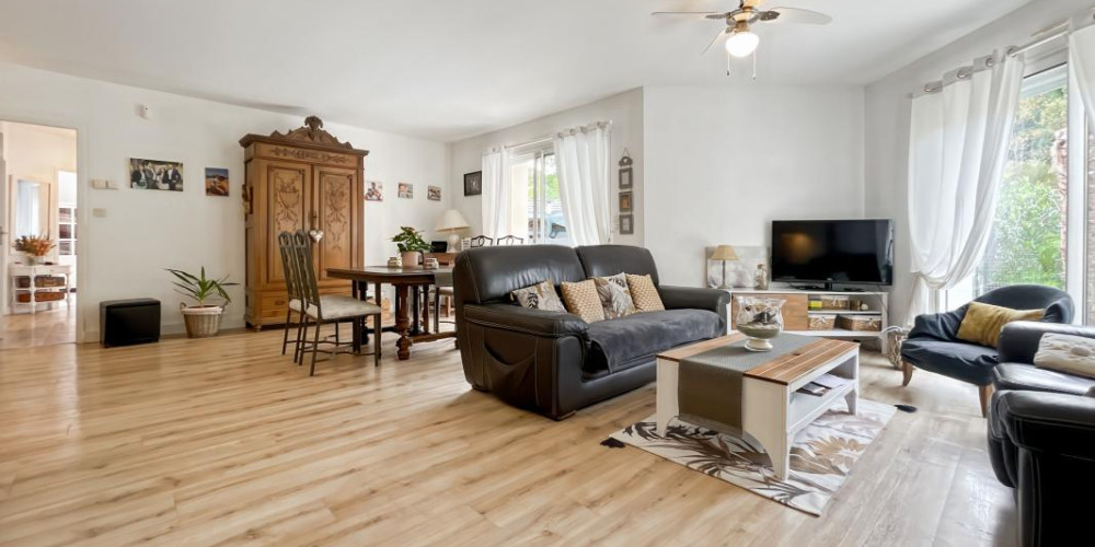 maison à ST PIERRE DU MONT (40280)