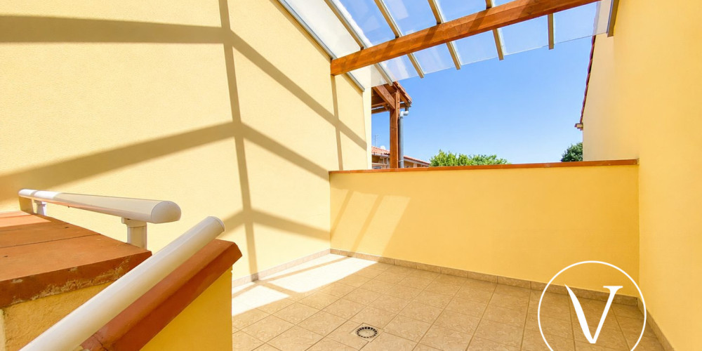 appartement à ST PIERRE DU MONT (40280)