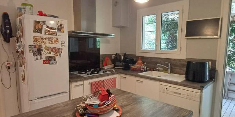 maison à ST PIERRE DU MONT (40280)