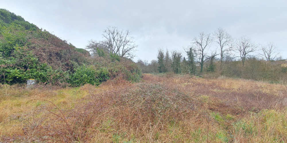 terrain à MONT DE MARSAN (40000)