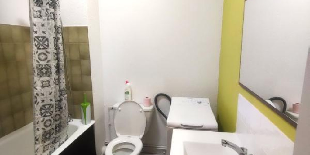 appartement à ST PIERRE DU MONT (40280)