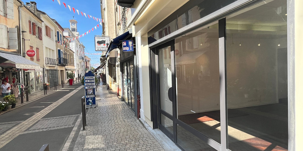 local commercial à AIRE SUR L ADOUR (40800)