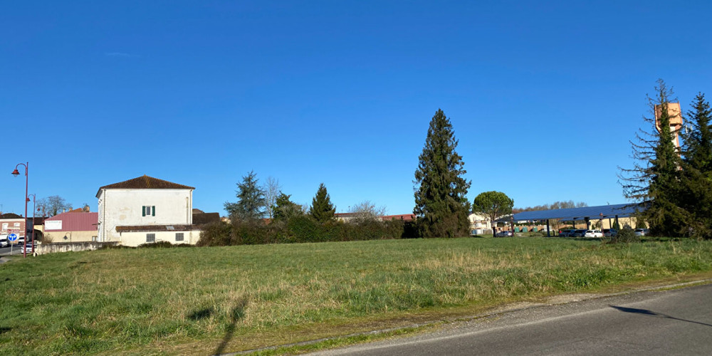 terrain à SOUPROSSE (40250)