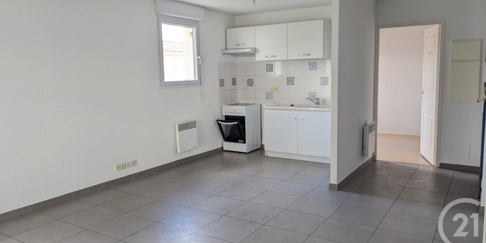 appartement à ST PIERRE DU MONT (40280)