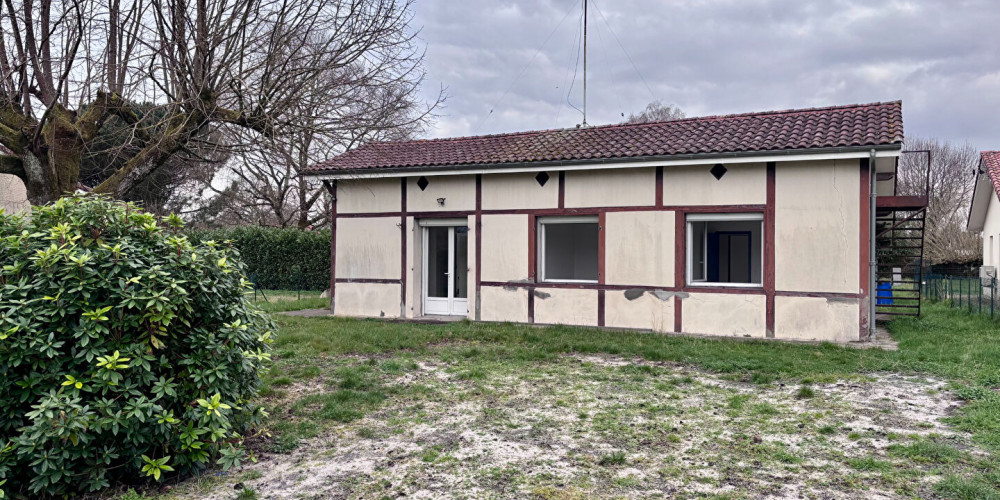 maison à LABOUHEYRE (40210)