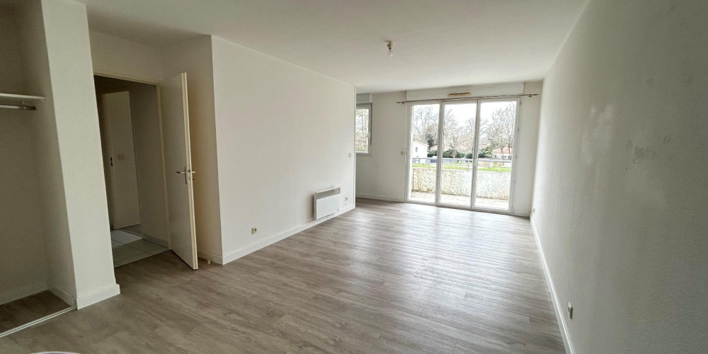 appartement à ST PIERRE DU MONT (40280)