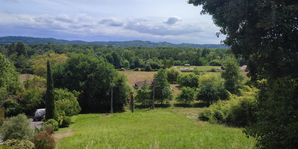 terrain à LABATUT (40300)