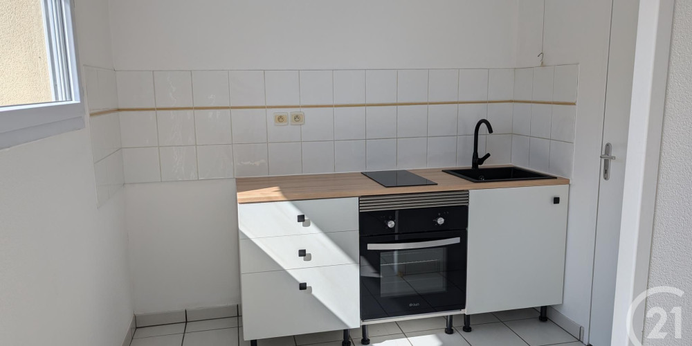 appartement à ST PIERRE DU MONT (40280)