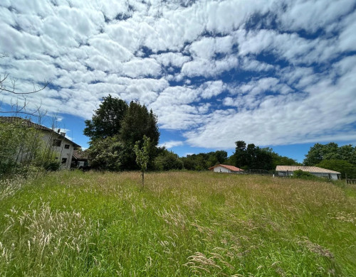 terrain  HEUGAS