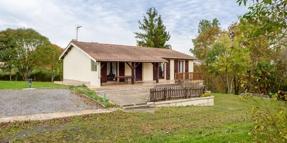 maison à AMOU (40330)