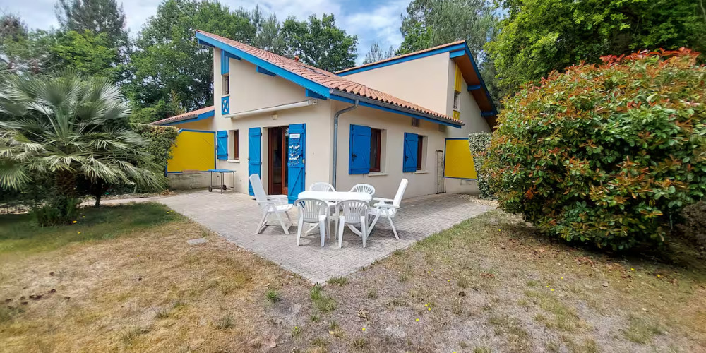 maison à ST JULIEN EN BORN (40170)