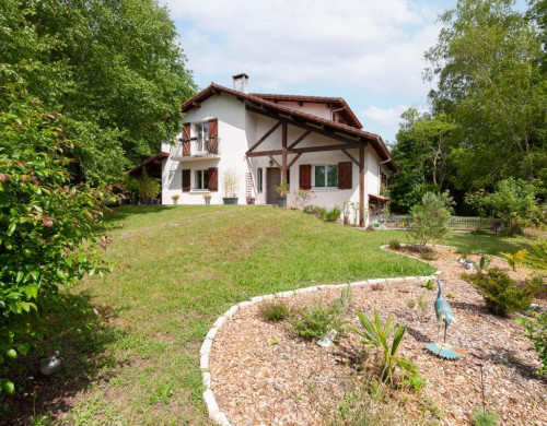 maison  ST PIERRE DU MONT