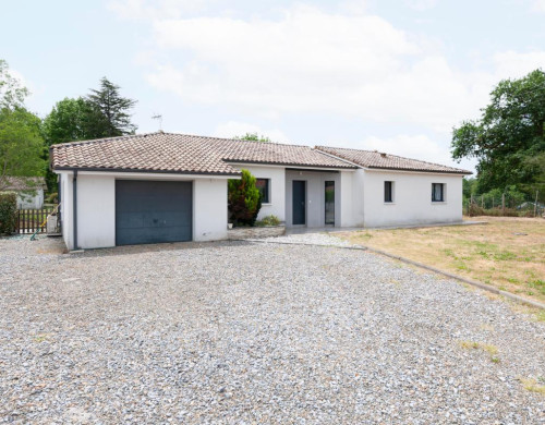 maison  UCHACQ ET PARENTIS