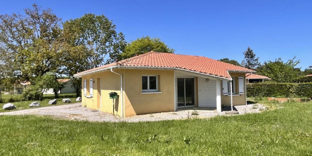 maison à LABATUT (40300)