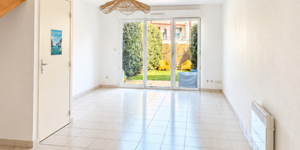 maison à ST PIERRE DU MONT (40280)