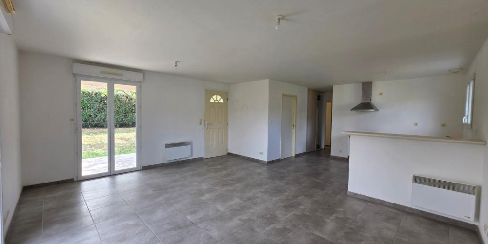 maison à ST PIERRE DU MONT (40280)