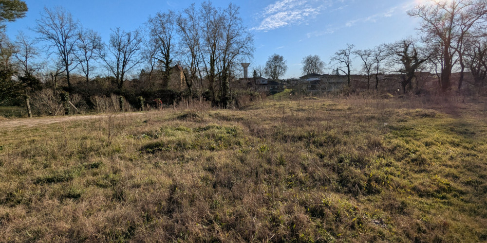 terrain à MONT DE MARSAN (40000)
