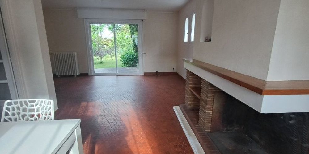 maison à ST PIERRE DU MONT (40280)