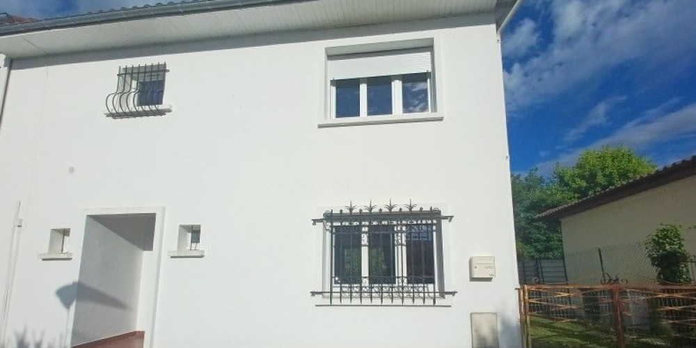 maison à ST PIERRE DU MONT (40280)