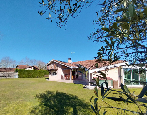 maison  MEES