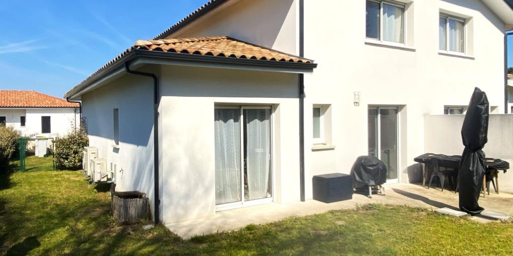 maison à ST PIERRE DU MONT (40280)