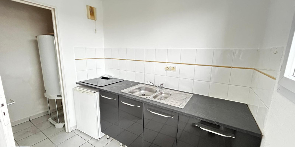 appartement à ST PIERRE DU MONT (40280)