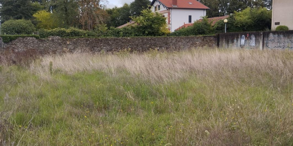 terrain à MONT DE MARSAN (40000)
