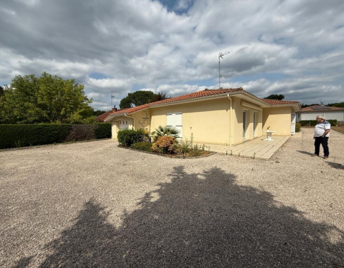 maison  ROQUEFORT