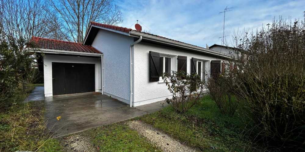 maison à ST PIERRE DU MONT (40280)