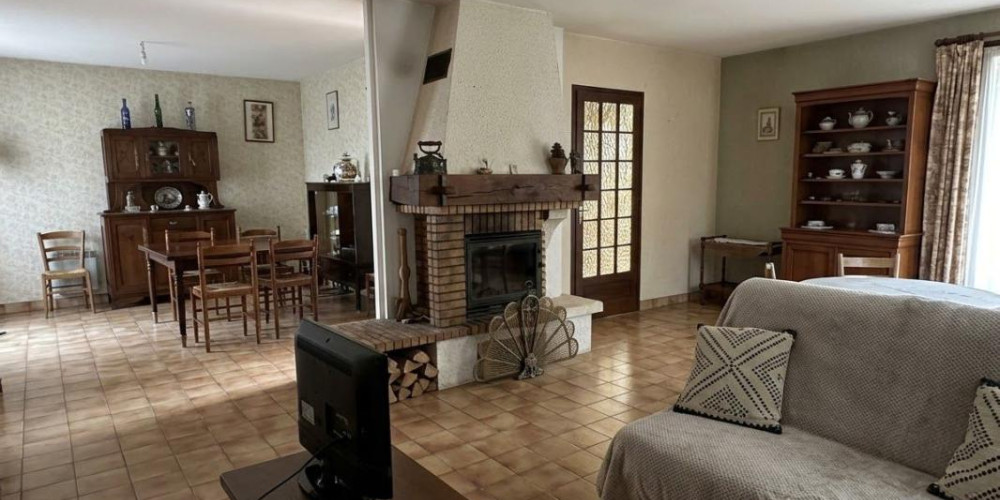 maison à ST PIERRE DU MONT (40280)