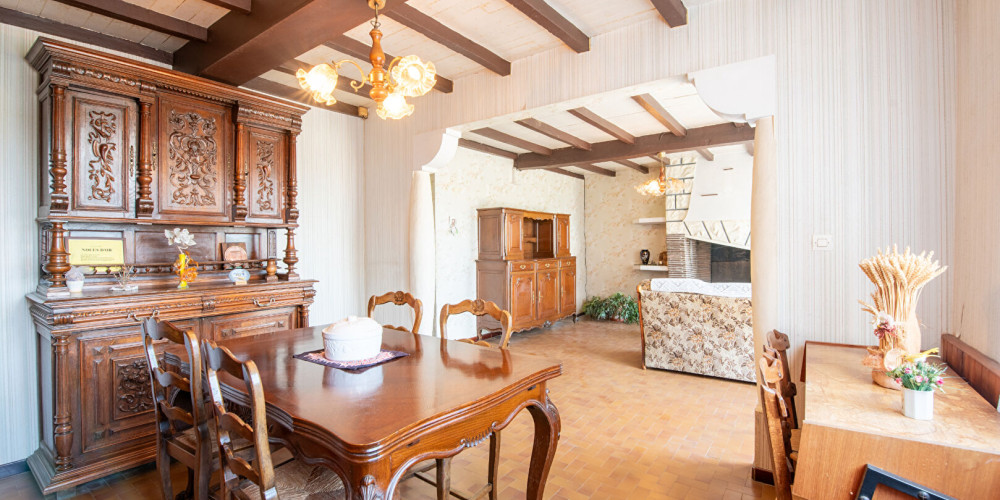 maison à AMOU (40330)