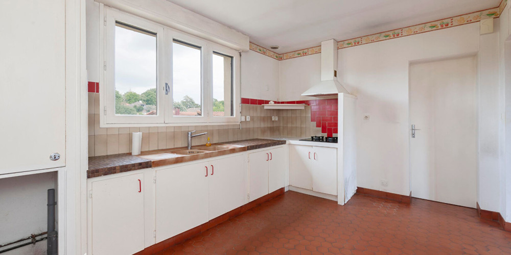 maison à ST PIERRE DU MONT (40280)