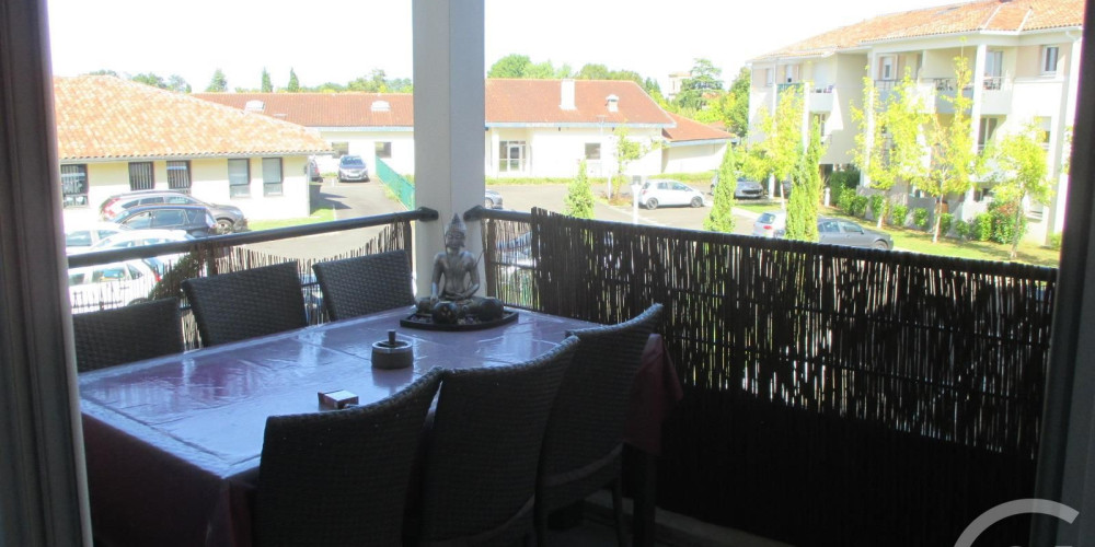 appartement à ST PIERRE DU MONT (40280)