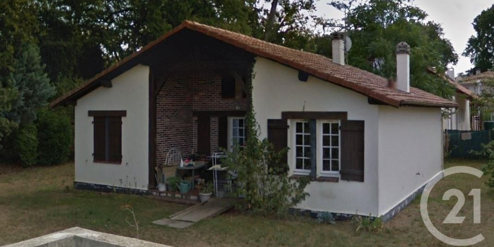maison à ST PIERRE DU MONT (40280)