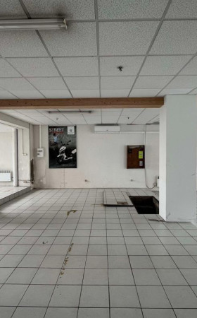 Local commercial  DAX