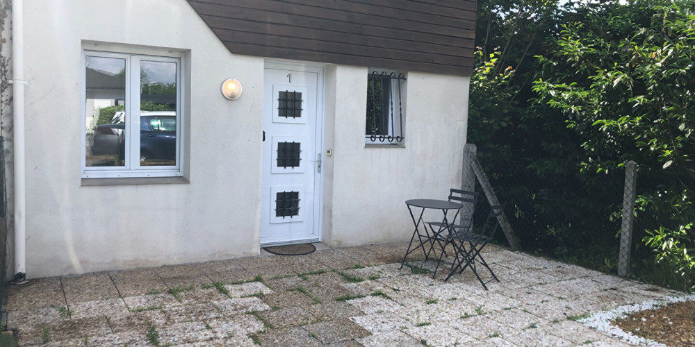 appartement à ST PIERRE DU MONT (40280)