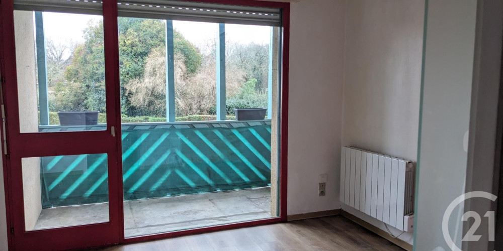appartement à ST PIERRE DU MONT (40280)