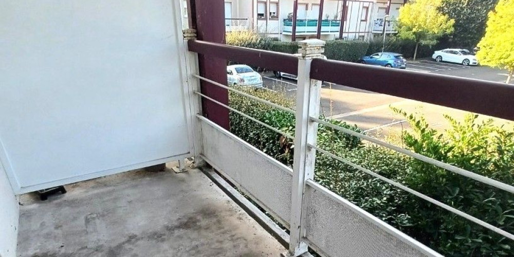 appartement à ST PIERRE DU MONT (40280)